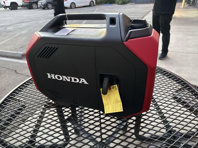 New 2025 Honda EU3200I Image 12