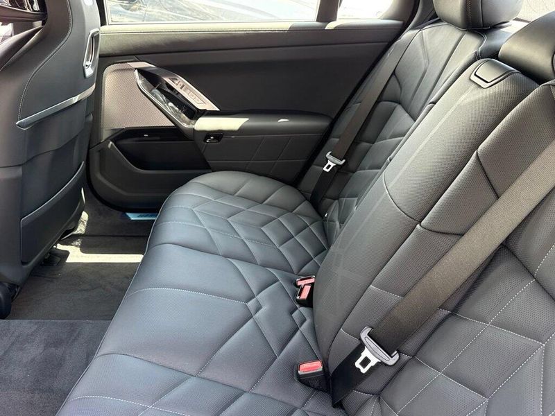 New 2026 BMW 7 Series 750e xDriveImage 26