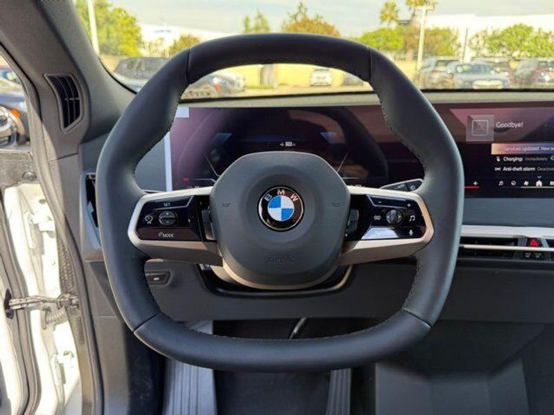 New 2026 BMW iX xDrive60Image 20