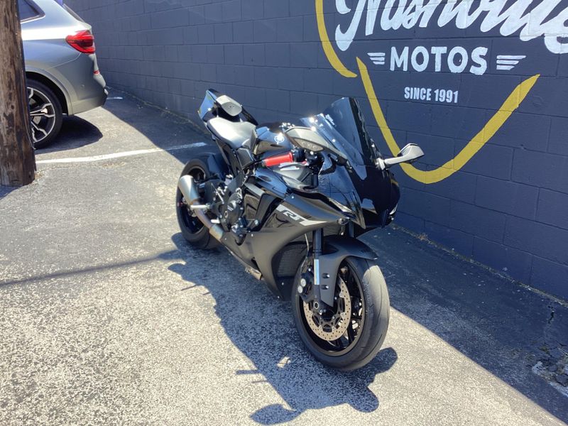 Used 2024 Yamaha YZF R1 