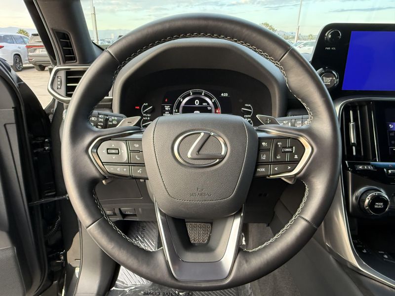 Used 2024 Lexus LX 600 PremiumImage 23
