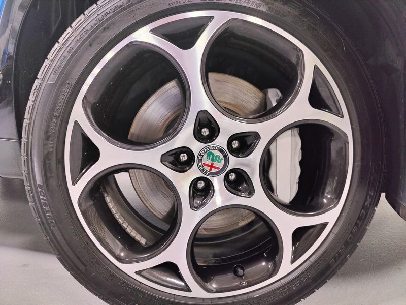 Used 2024 Alfa Romeo Tonale Ti eAWD w/Sunroof/Activ AsstImage 15