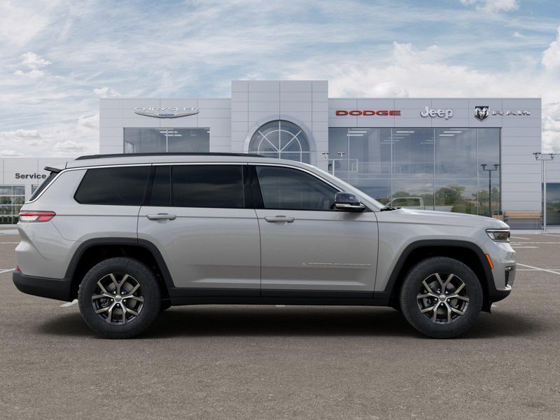 New 2025 Jeep Grand Cherokee L Limited 4x4Image 28