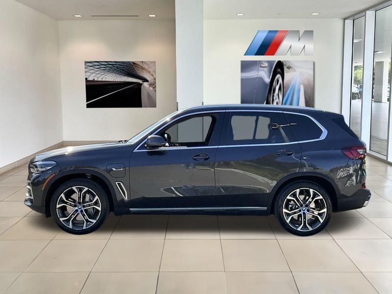 2023 BMW X5 xDrive45eImage 5