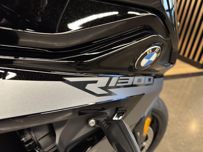 2026 BMW R 1300 RS - BLACK STORM METALLIC - TRIPLE BLACK 