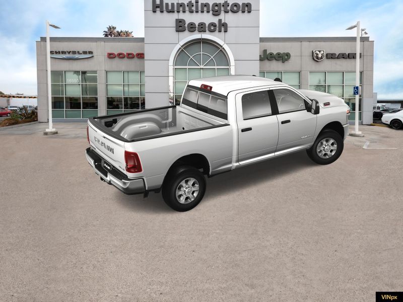 2025 RAM 3500 Big Horn Crew Cab 4x4Image 6