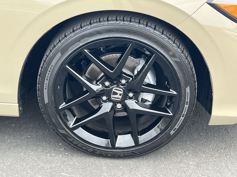 New 2025 Honda Civic Hatchback SportImage 26