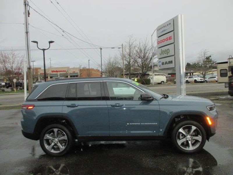 New 2026 Jeep Grand Cherokee Limited 4x4Image 6