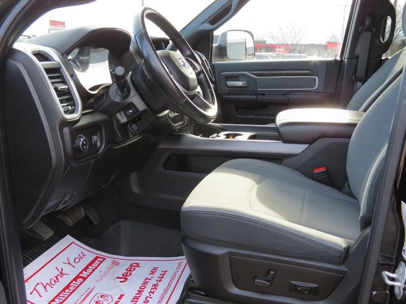 Used 2022 RAM 3500 Big Horn 4x4 4dr Crew Cab 6.3 ft. SB SRW PickupImage 16