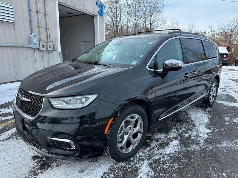 2023 Chrysler Pacifica LimitedImage 11