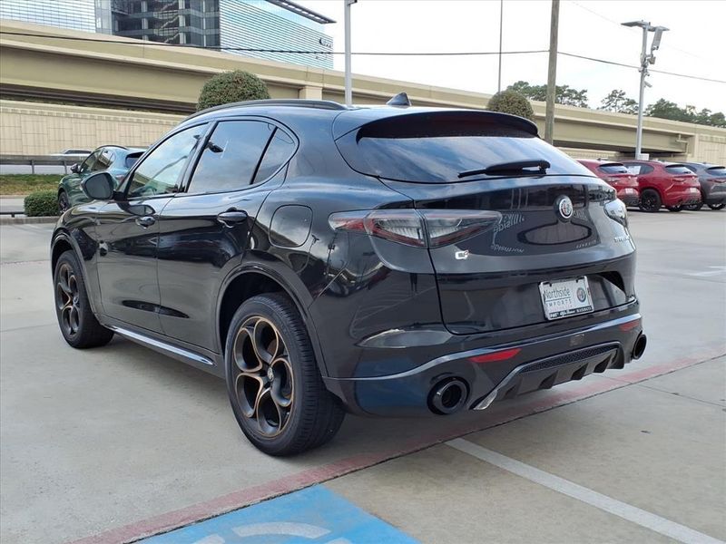 New 2025 Alfa Romeo Stelvio Intensa AwdImage 9