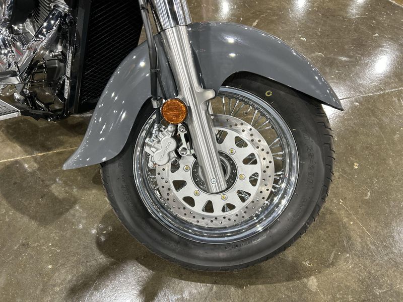 2025 Suzuki BOULEVARD C50  in a GRAY exterior color. Del Amo Motorsports of Redondo Beach (424) 390-7811 delamomotorsports.com 