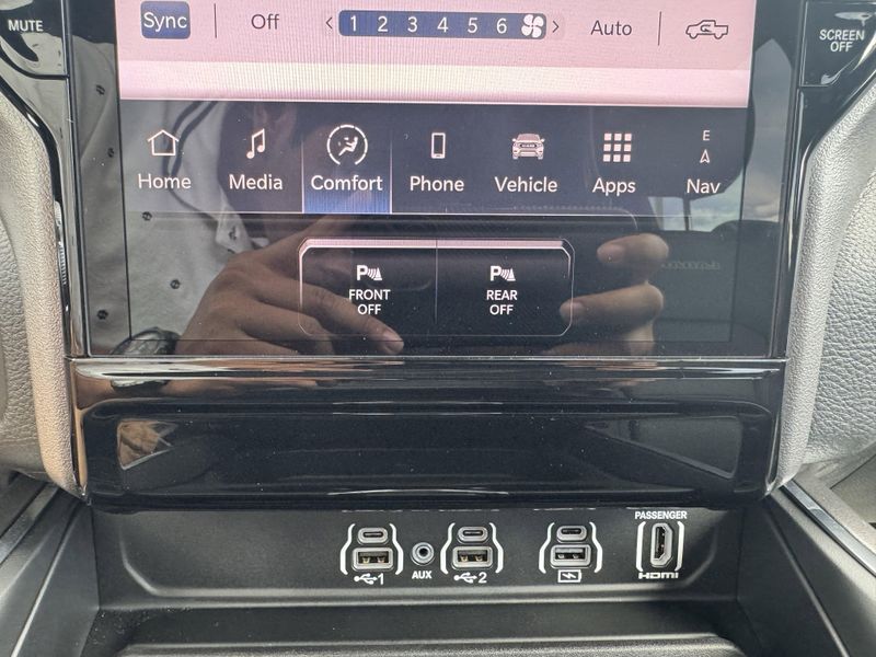 New 2025 RAM 1500 LaramieImage 23