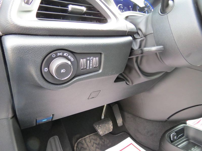 New 2026 Chrysler Pacifica SelectImage 10