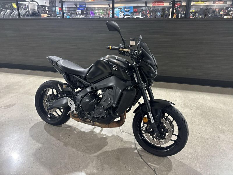 Used 2023 Yamaha MT-09 Image 10