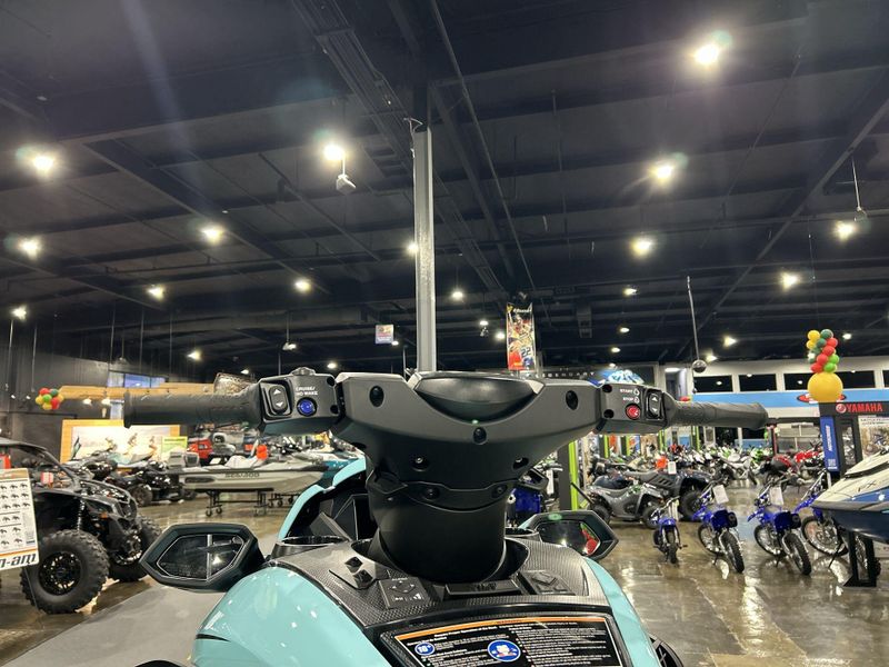 2025 Yamaha FX CRUISER HO W/AUDIO  in a MINT/PEARL exterior color. Del Amo Motorsports of Redondo Beach (424) 390-7811 delamomotorsports.com 