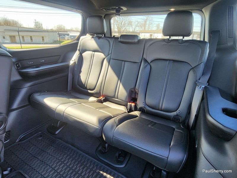 2026 Jeep Grand Wagoneer Upland 4x4