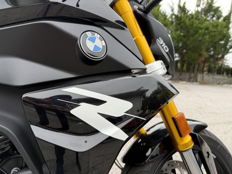 2025 BMW G 310 R