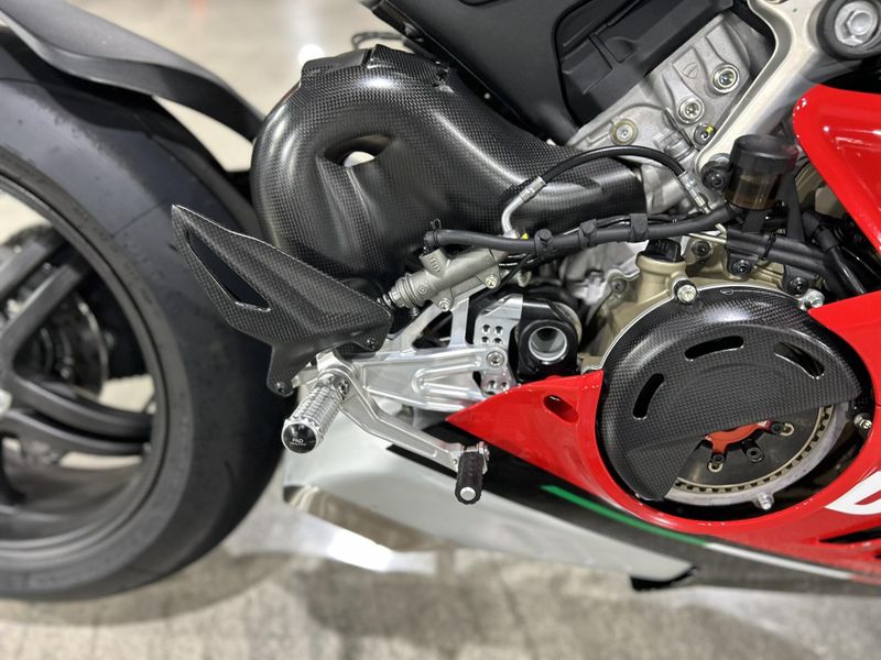Used 2024 Ducati PANIGALE V4 SP2 30TH ANNIVERSARIO 916 Image 25