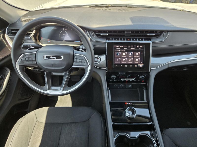 Used 2023 Jeep Grand Cherokee L Laredo 4x2