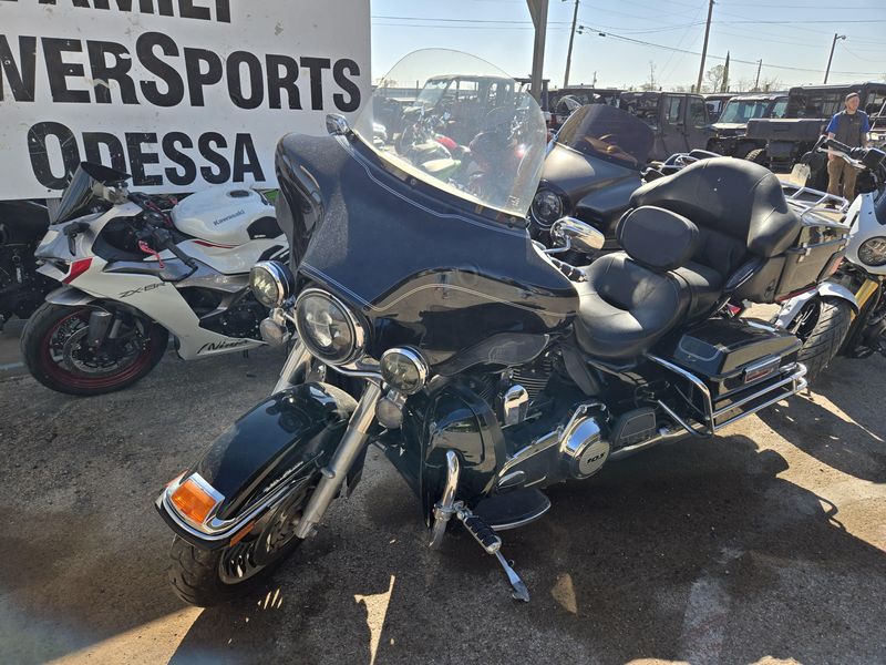 USED 2012 HARLEY ELECTRA GLIDE ULTRA CLASSIC Image 2