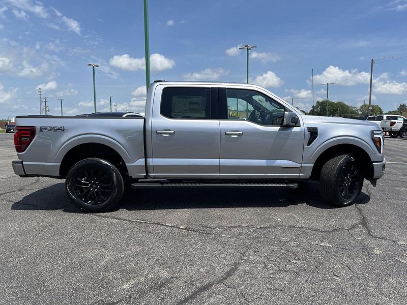 2025 Ford F-150 Lariat photo 4