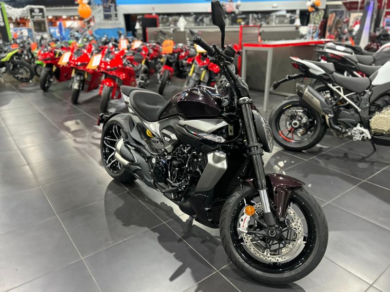 New 2026 Ducati X DIAVEL V4 Image 4