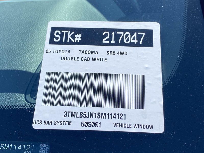 2025 Toyota Tacoma SR5Image 21