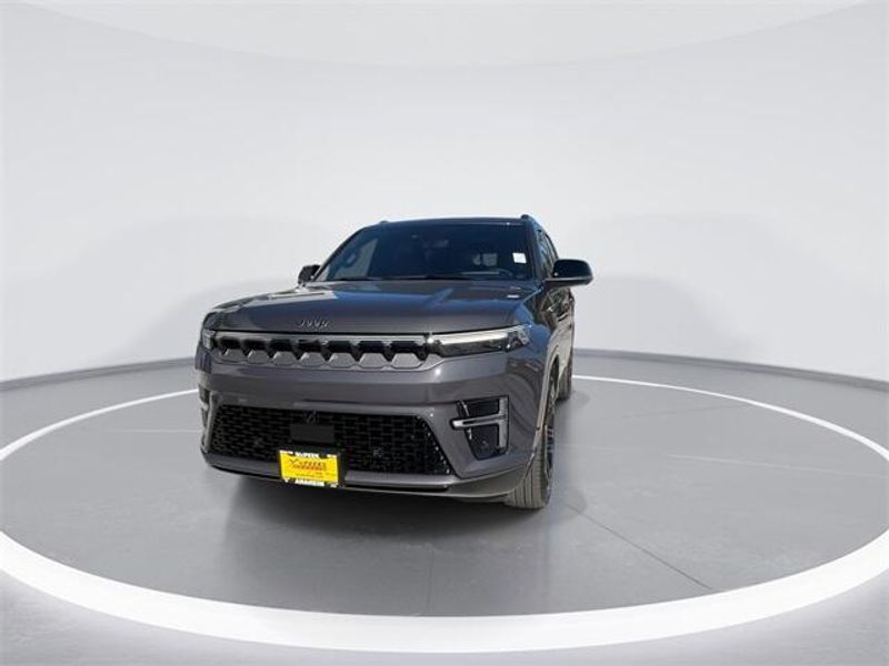 2026 Jeep Grand Grand Wagoneer Wagoneer Limited Reserve 4x4Image 3