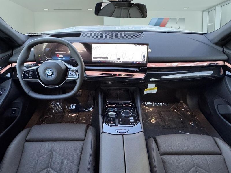 2025 BMW i5 xDrive40Image 27