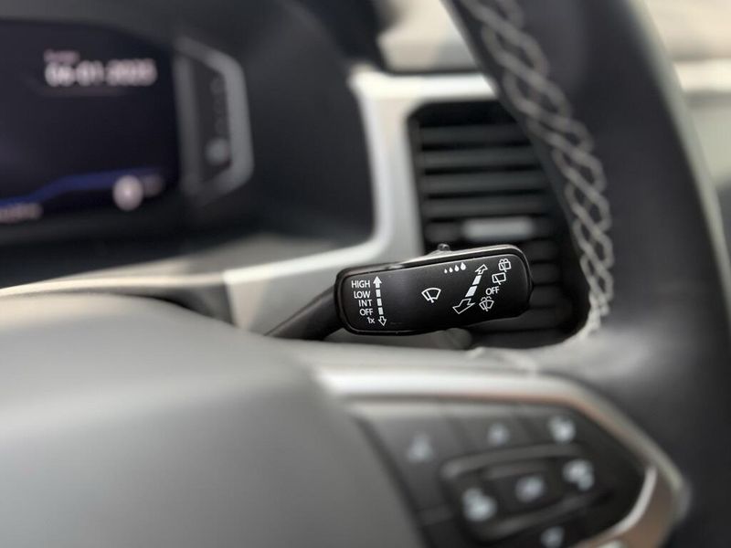 2023 Volkswagen Atlas Cross Sport 3.6L V6 SELImage 33
