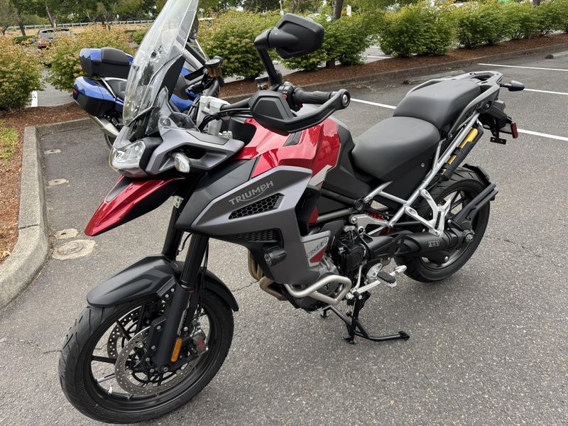 2024 Triumph Tiger 1200 GT Explorer - CARNIVAL RED