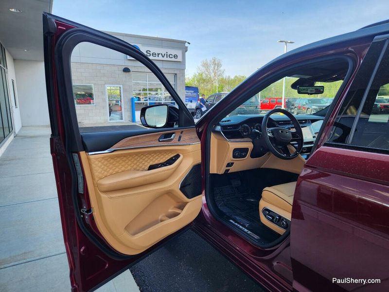 New 2026 Jeep Grand Cherokee Summit 4x4