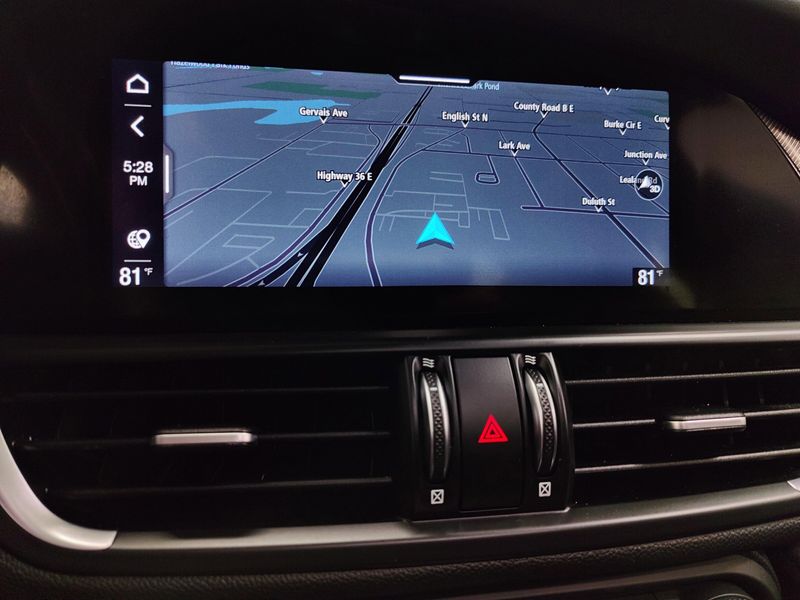 Used 2024 Alfa Romeo Giulia Veloce Premium AWD w/Sunroof/Activ AsstImage 9