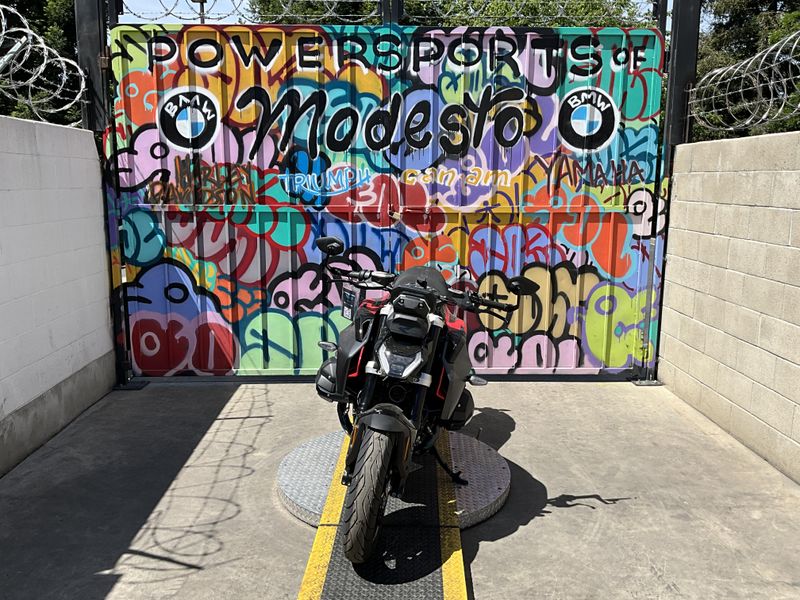 New 2026 BMW R 1300 R Image 1