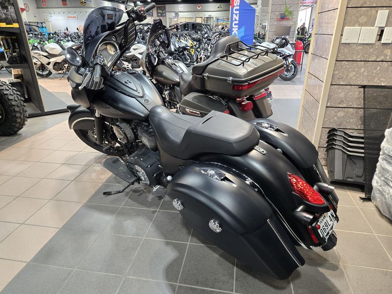 2016 Indian Motorcycle CHIEFTAIN DARK HORSE 49S THUNDER BLACK SMOKE Image 4