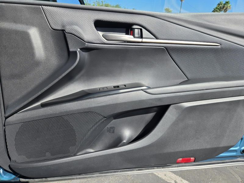 Used 2026 Toyota Camry SE (Natl)