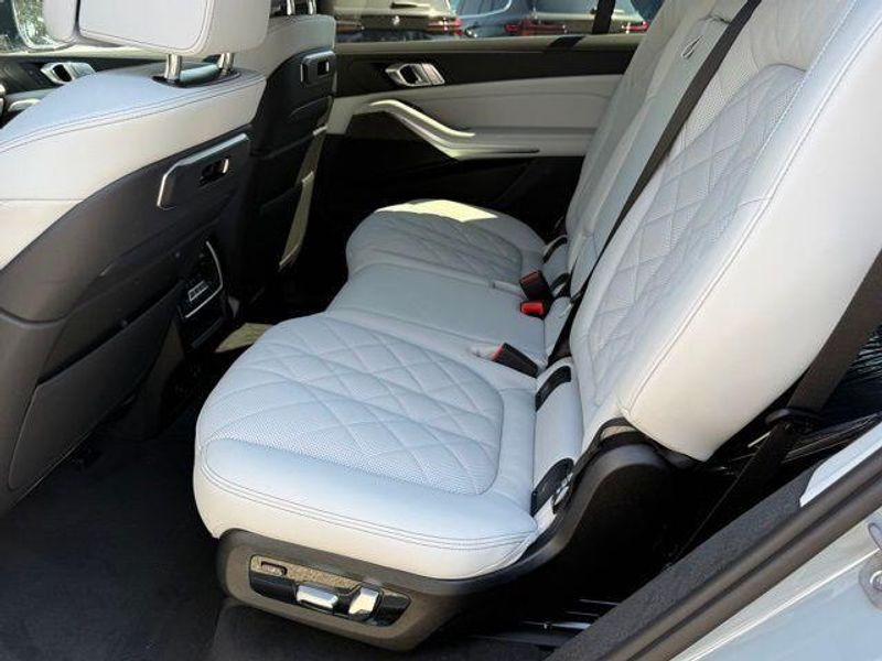 New 2026 BMW X7 xDrive40iImage 27
