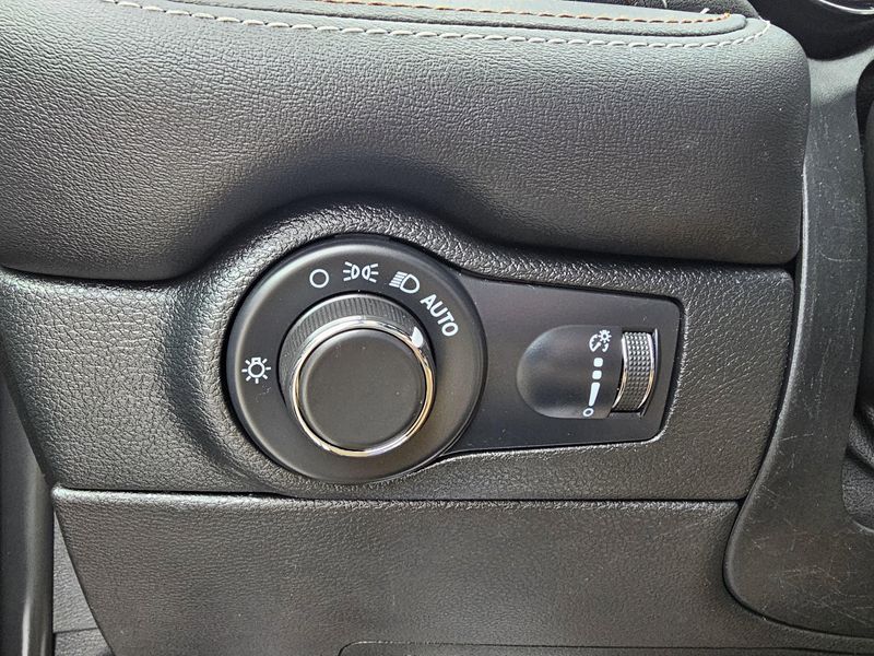 Used 2025 Dodge Durango SRT Hellcat Silver BulletImage 27