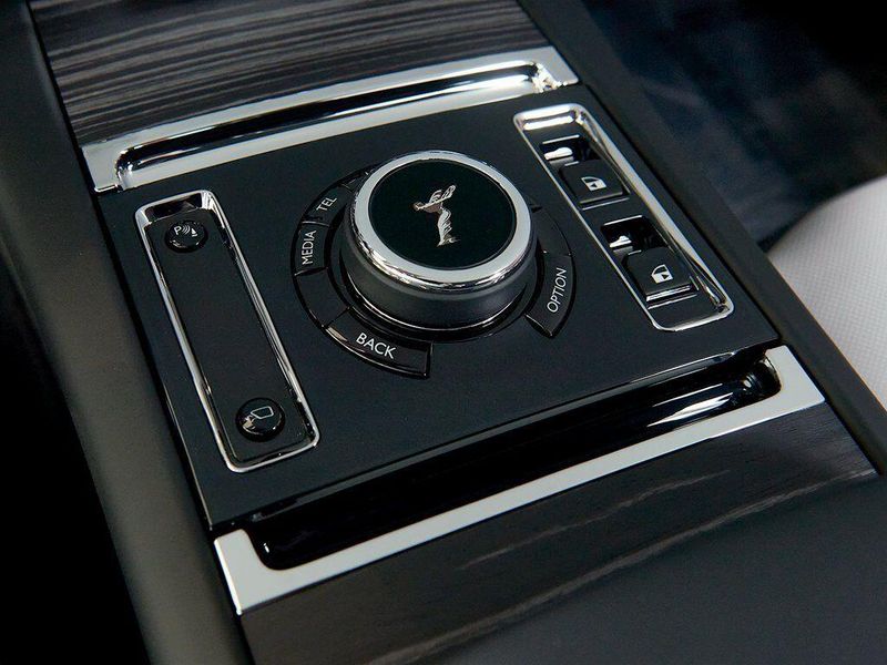 New 2025 Rolls-Royce Spectre Image 14