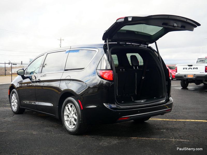 New 2026 Chrysler Voyager Lx