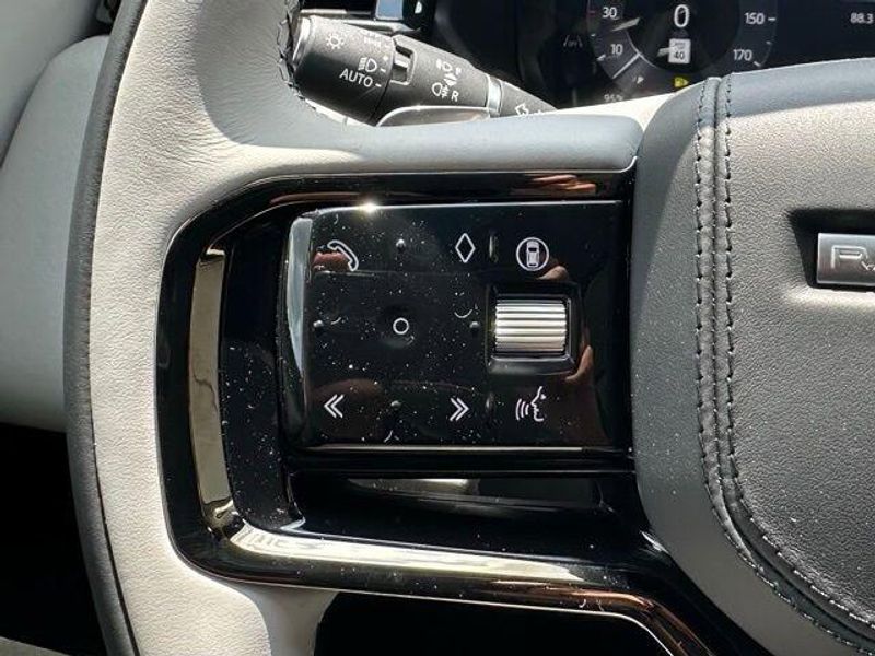 2025 Land Rover Range Rover Velar Dynamic SE