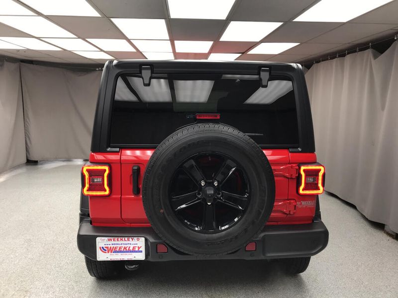 Used 2021 Jeep Wrangler Unlimited Sport AltitudeImage 3