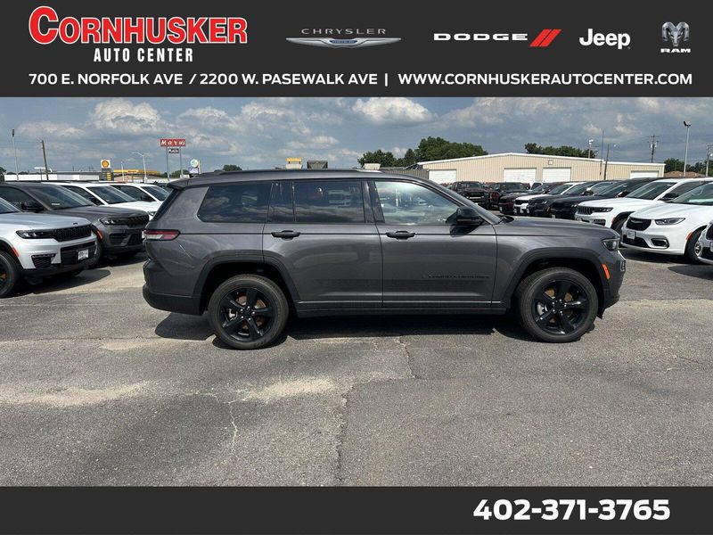 2024 Jeep Grand Cherokee L Altitude XImage 1
