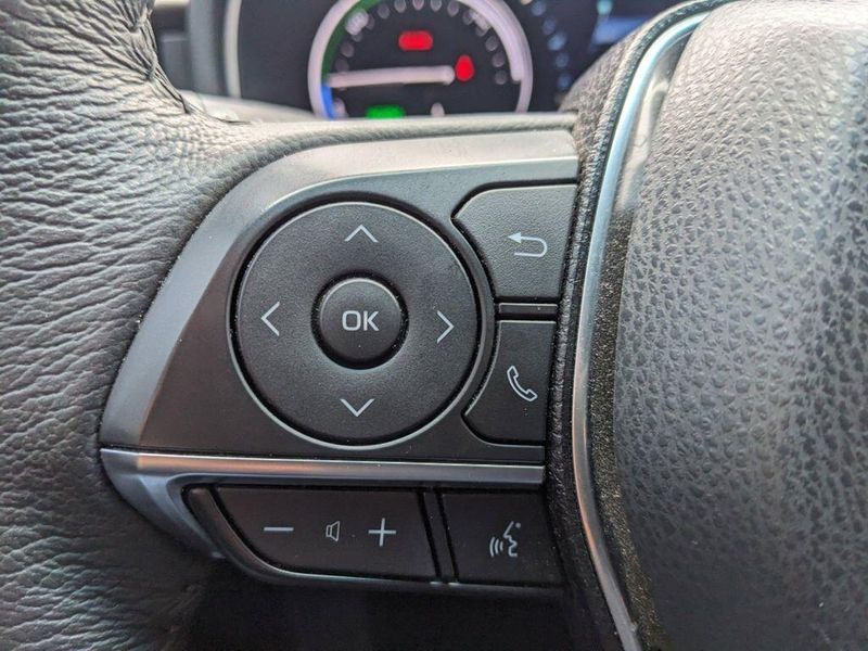 2022 Toyota Avalon Hybrid XLE in a Ice Edge exterior color and Blackinterior. Johnson Dodge 601-693-6343 pixelmotiondemo.com 