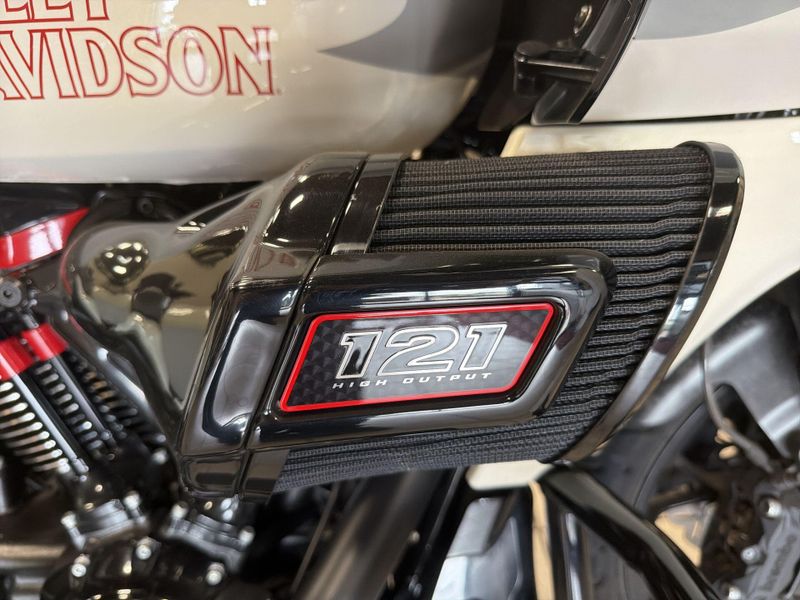 Used 2024 Harley-Davidson ROAD GLIDE CVO ST Image 28