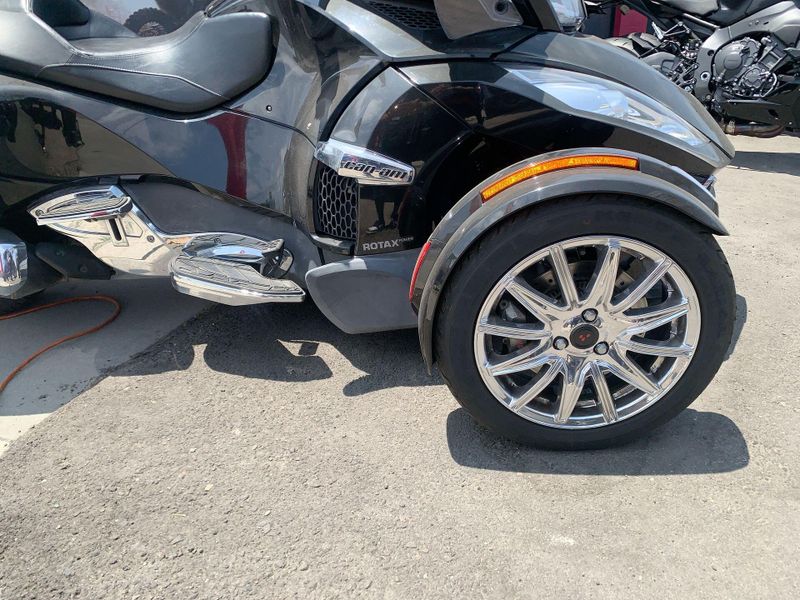 Used 2015 Can-Am SPYDER RT Image 11