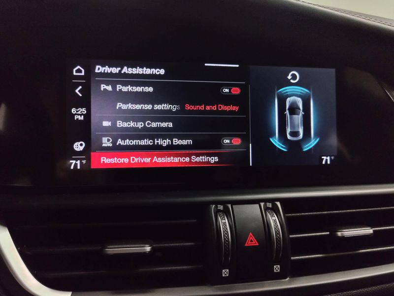 2022 Alfa Romeo Giulia Veloce Premium AWD w/Activ AsstImage 11
