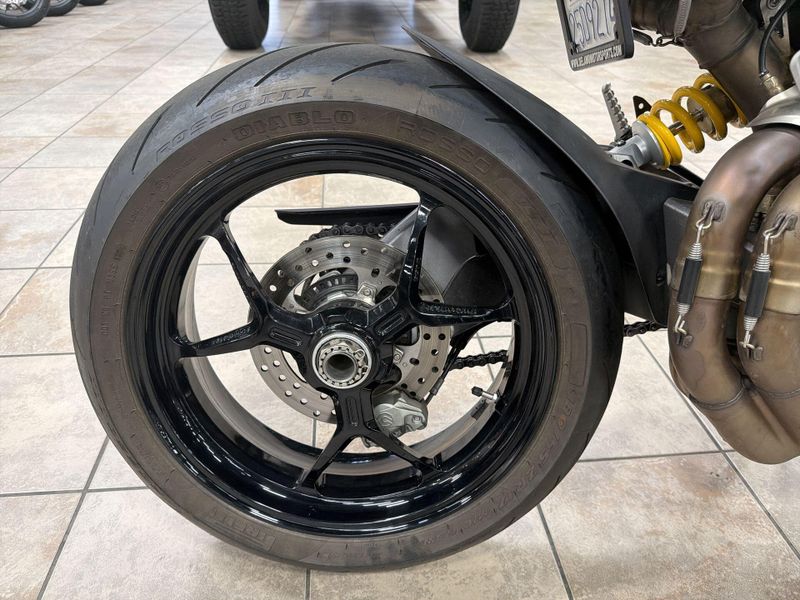 Used 2020 Ducati HYPERMOTARD 950 Image 25