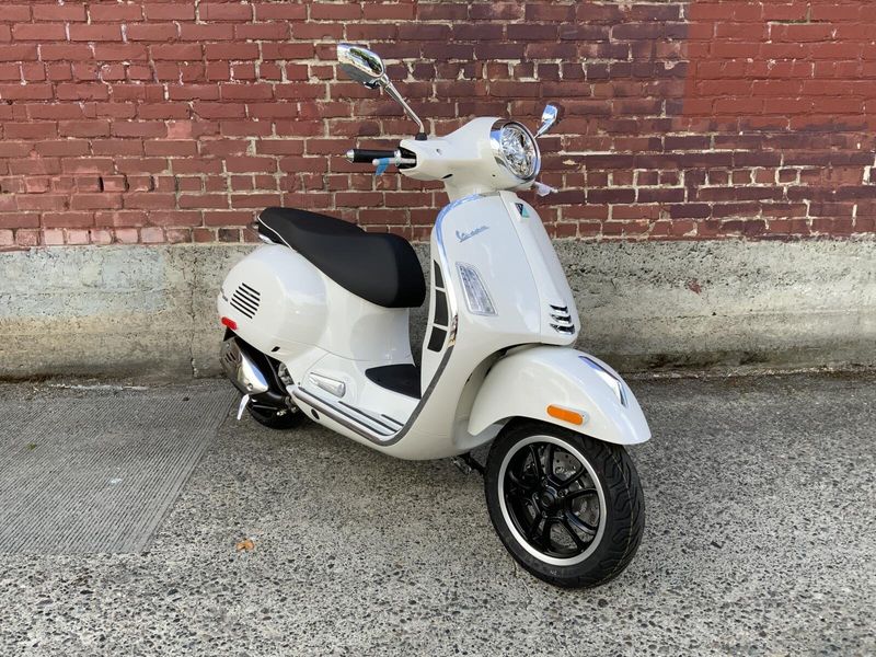 New 2027 Vespa GTS 310 SUPER 